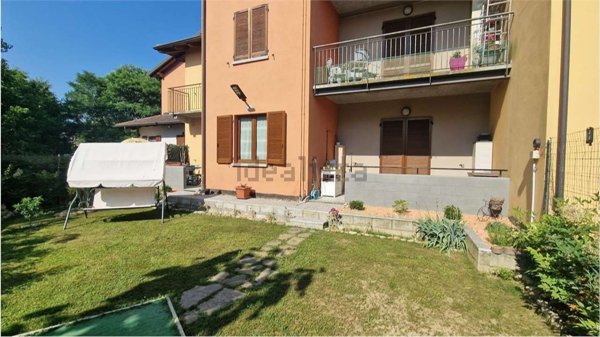appartamento in vendita a Borgomanero in zona Santa Cristina