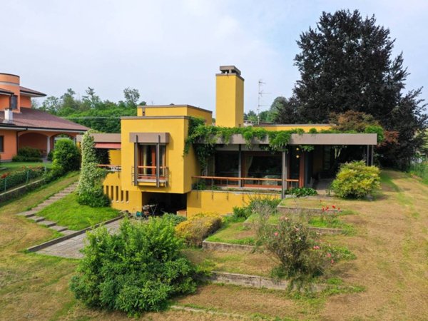 casa indipendente in vendita a Borgomanero