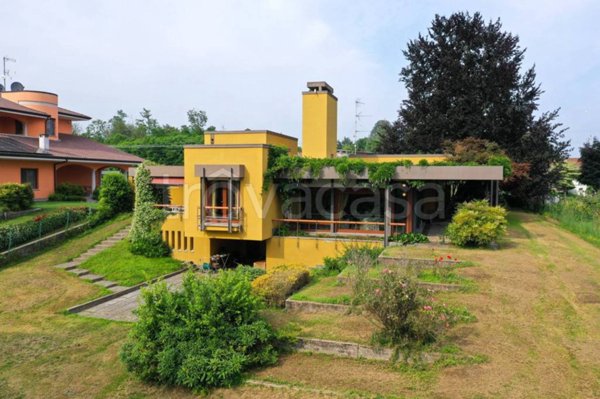 casa indipendente in vendita a Borgomanero