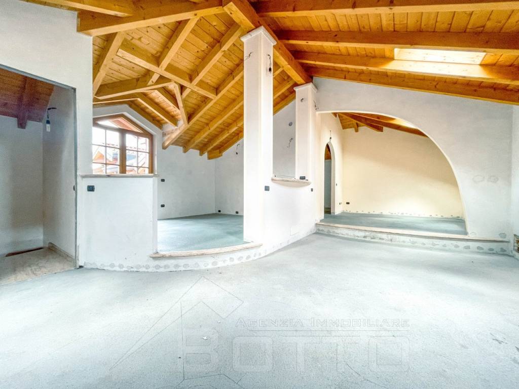 appartamento in vendita a Borgomanero