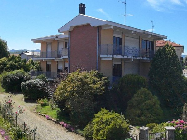 casa indipendente in vendita a Borgomanero