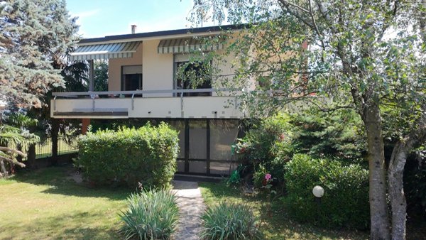 casa indipendente in vendita a Borgomanero