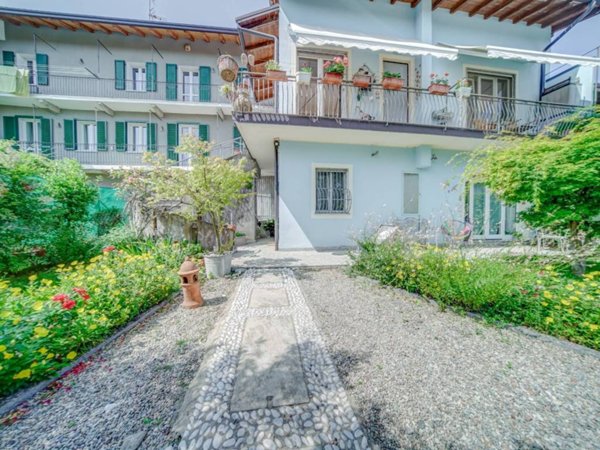 casa indipendente in vendita a Borgomanero