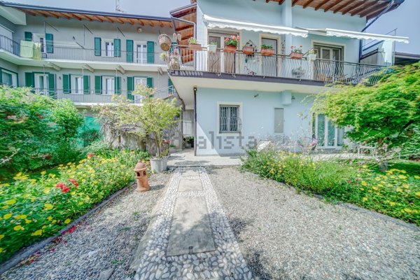 casa indipendente in vendita a Borgomanero