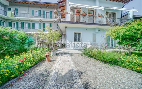 casa indipendente in vendita a Borgomanero