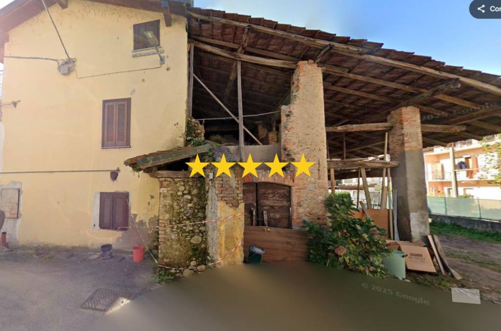 appartamento in vendita a Borgomanero in zona Santa Cristina