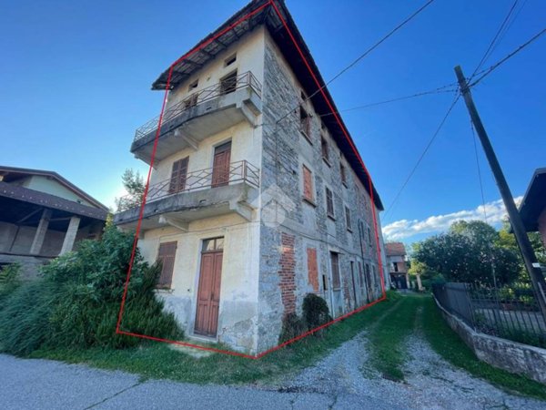 appartamento in vendita a Borgomanero in zona San Marco