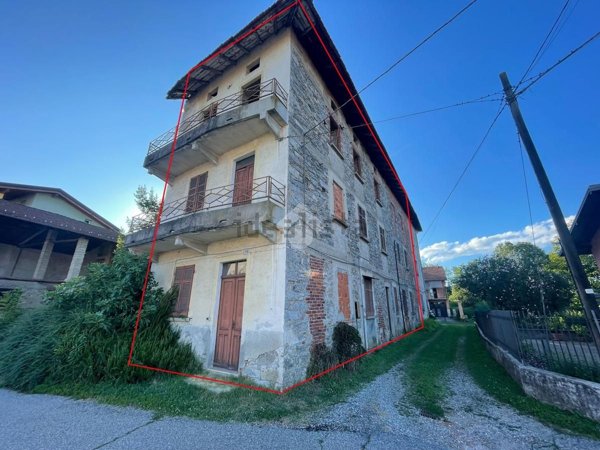 appartamento in vendita a Borgomanero in zona San Marco
