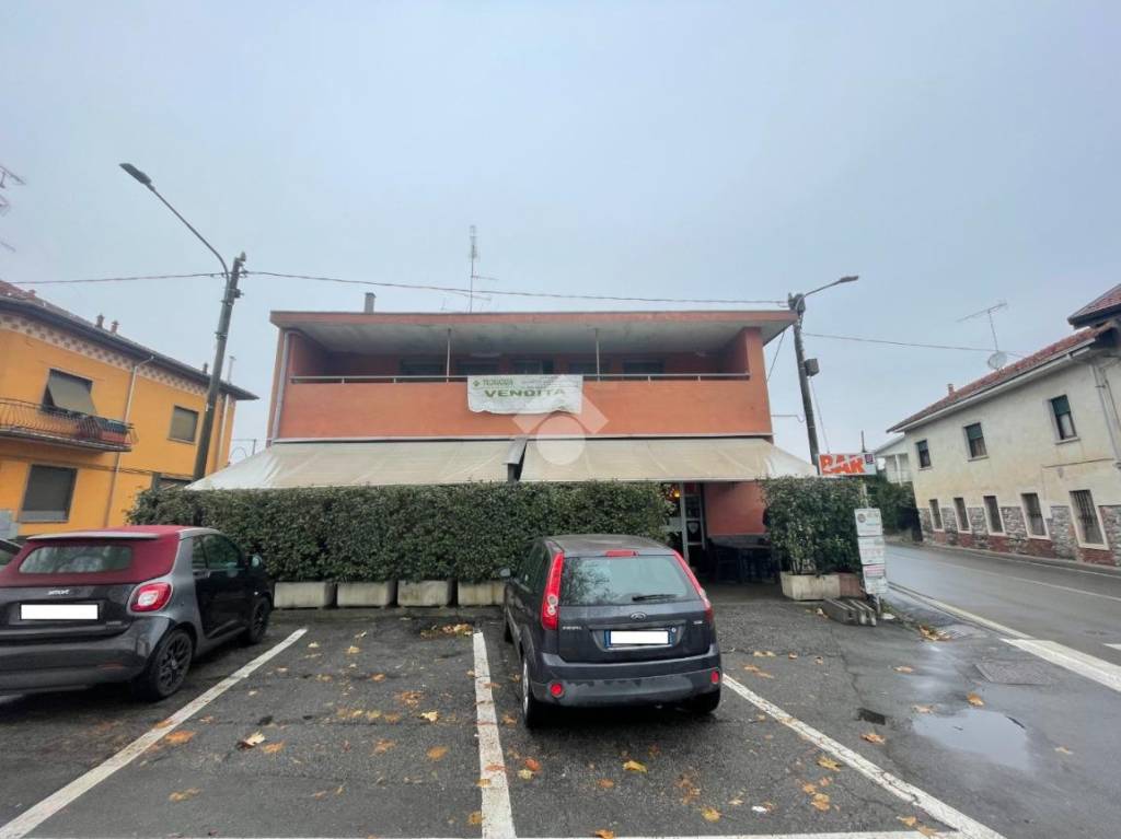 appartamento in vendita a Borgomanero in zona Santa Cristina