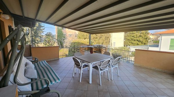 casa indipendente in vendita a Borgomanero