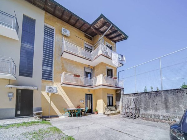 casa indipendente in vendita a Borgomanero