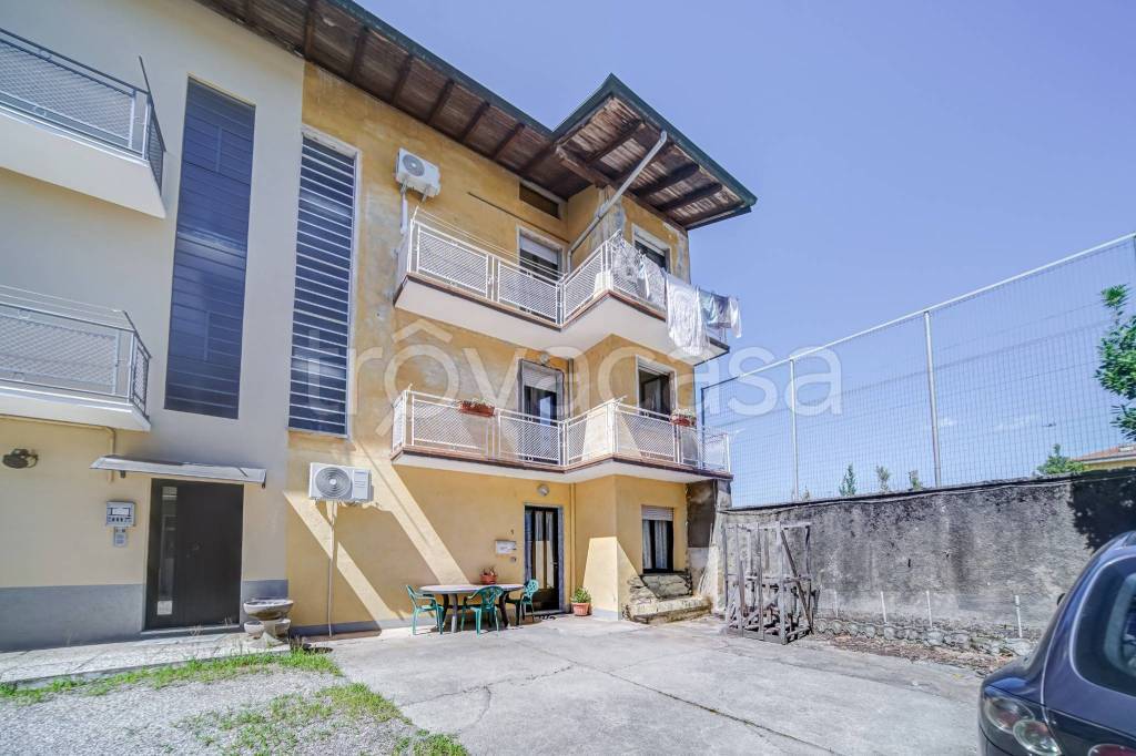 casa indipendente in vendita a Borgomanero