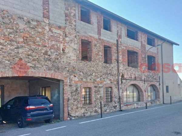 casale in vendita a Borgomanero