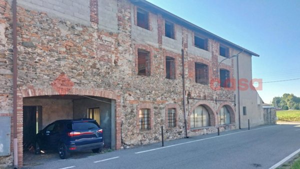 casale in vendita a Borgomanero