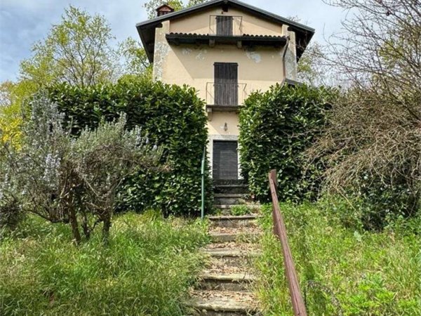 casa indipendente in vendita a Borgomanero