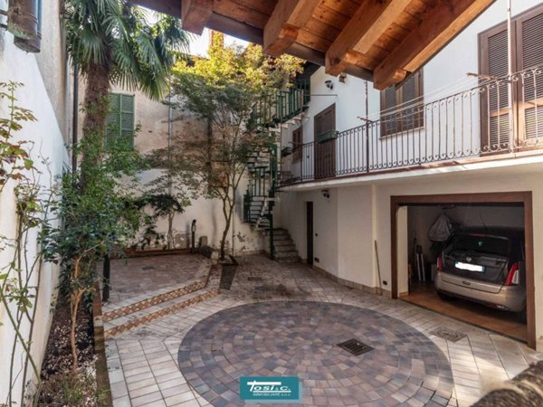 casa indipendente in vendita a Borgomanero