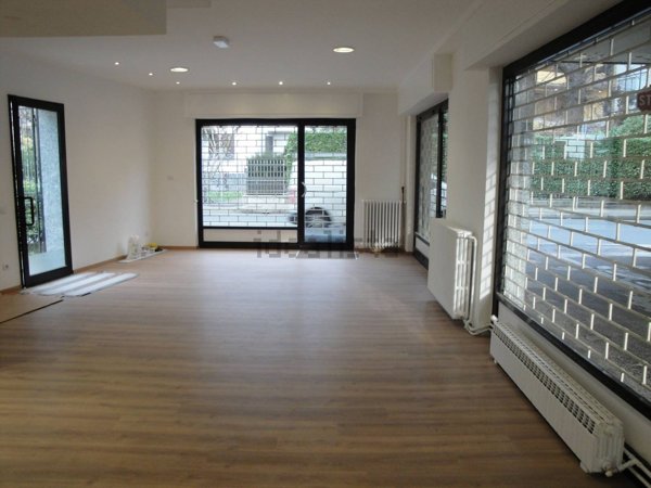 negozio in vendita a Borgomanero