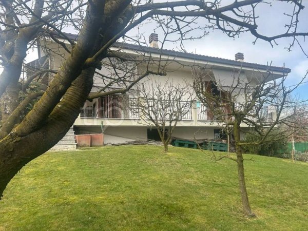 casa indipendente in vendita a Borgomanero