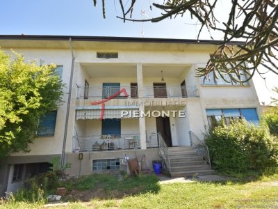 casa indipendente in vendita a Borgomanero