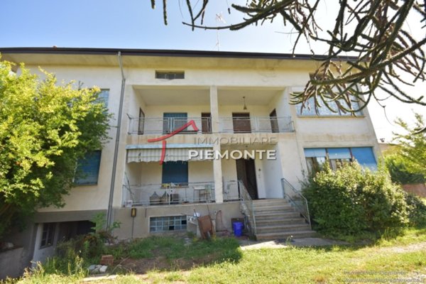 casa indipendente in vendita a Borgomanero