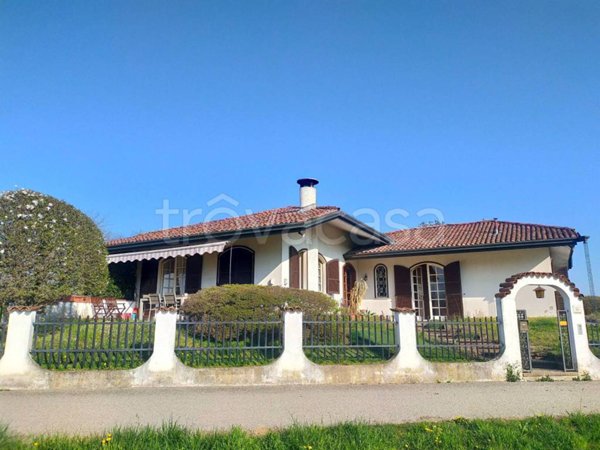 casa indipendente in vendita a Borgomanero