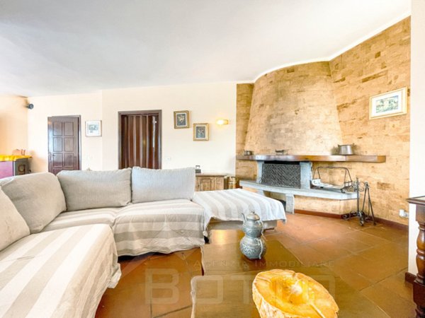 casa indipendente in vendita a Borgomanero