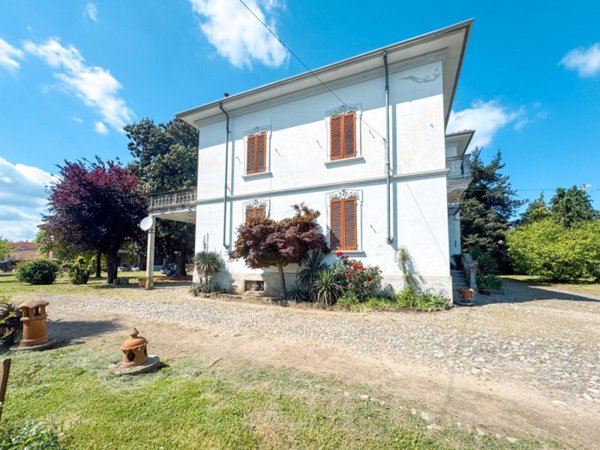 casa indipendente in vendita a Borgomanero