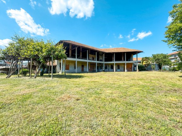 casa indipendente in vendita a Borgomanero