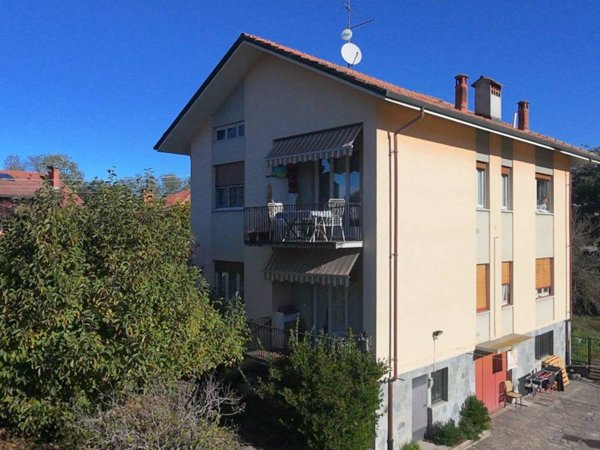 casa indipendente in vendita a Borgomanero