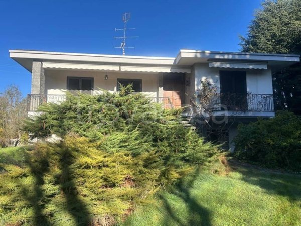 casa indipendente in vendita a Borgomanero