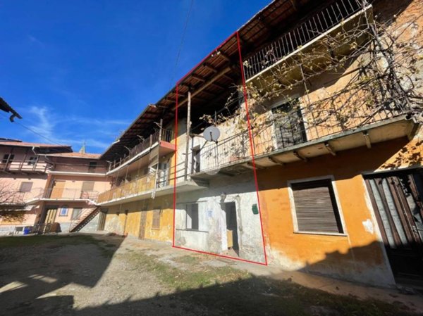 casa indipendente in vendita a Borgomanero in zona San Marco