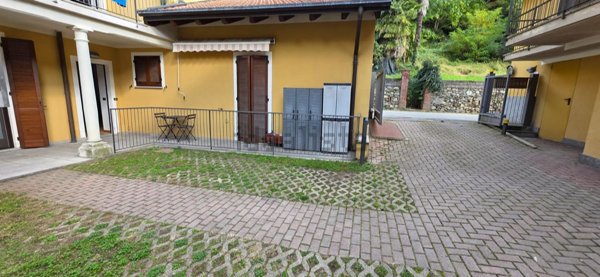 appartamento in vendita a Borgomanero in zona Santa Cristina