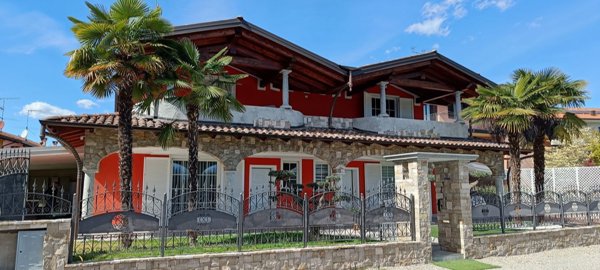 casa indipendente in vendita a Borgomanero