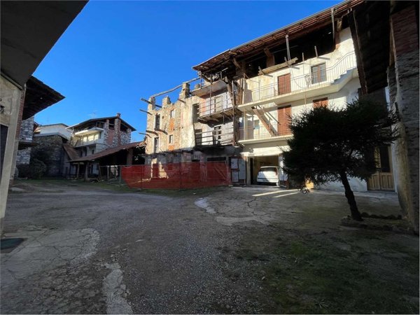 casale in vendita a Borgomanero