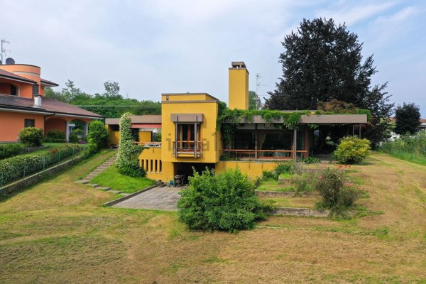 casa indipendente in vendita a Borgomanero