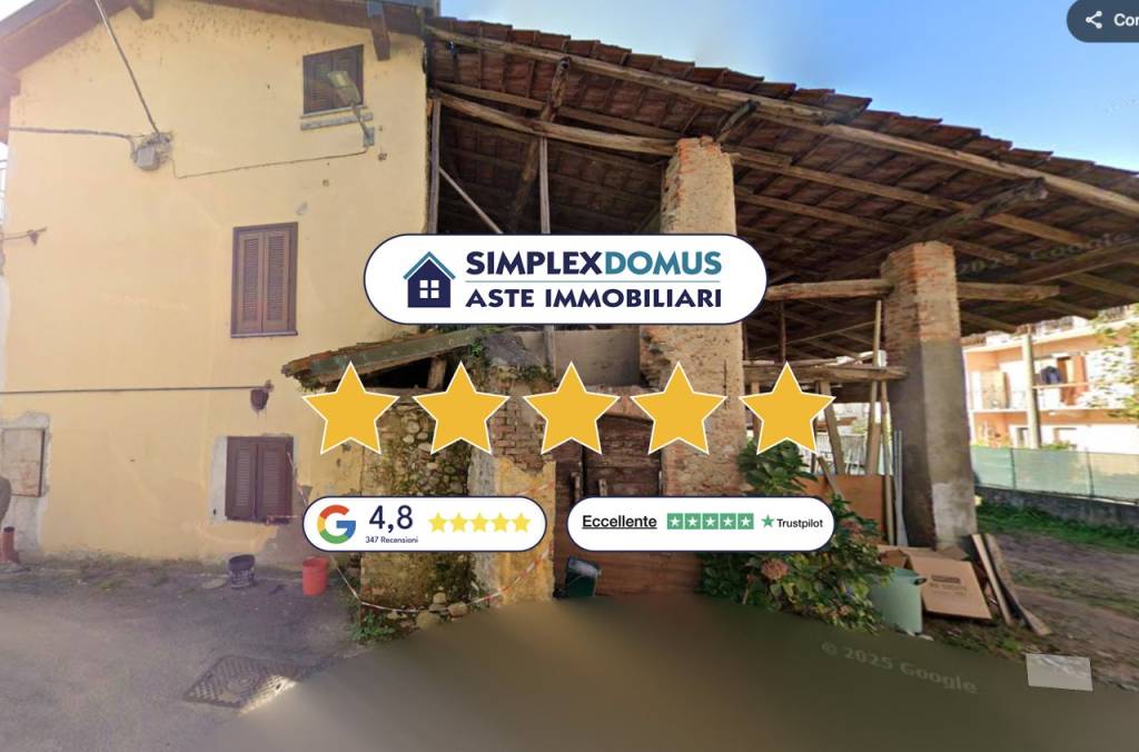 appartamento in vendita a Borgomanero in zona Santa Cristina