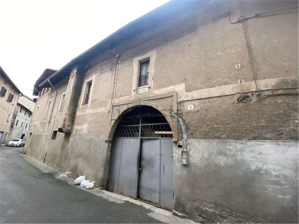 casa indipendente in vendita a Borgomanero