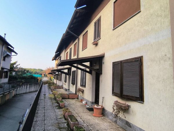 casa indipendente in vendita a Borgomanero