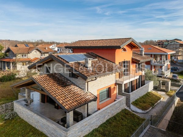 casa indipendente in vendita a Borgomanero