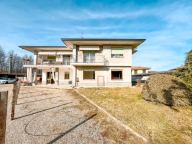 casa indipendente in vendita a Borgomanero