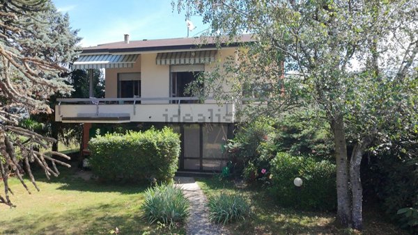 casa indipendente in vendita a Borgomanero