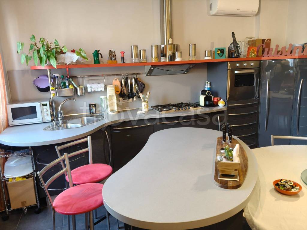 casa indipendente in vendita a Borgomanero