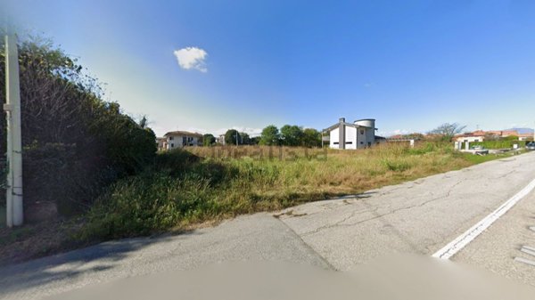 terreno edificabile in vendita a Borgomanero