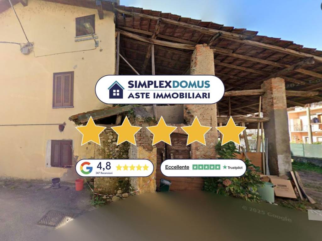 appartamento in vendita a Borgomanero in zona Santa Cristina