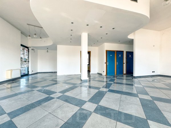 negozio in vendita a Borgomanero