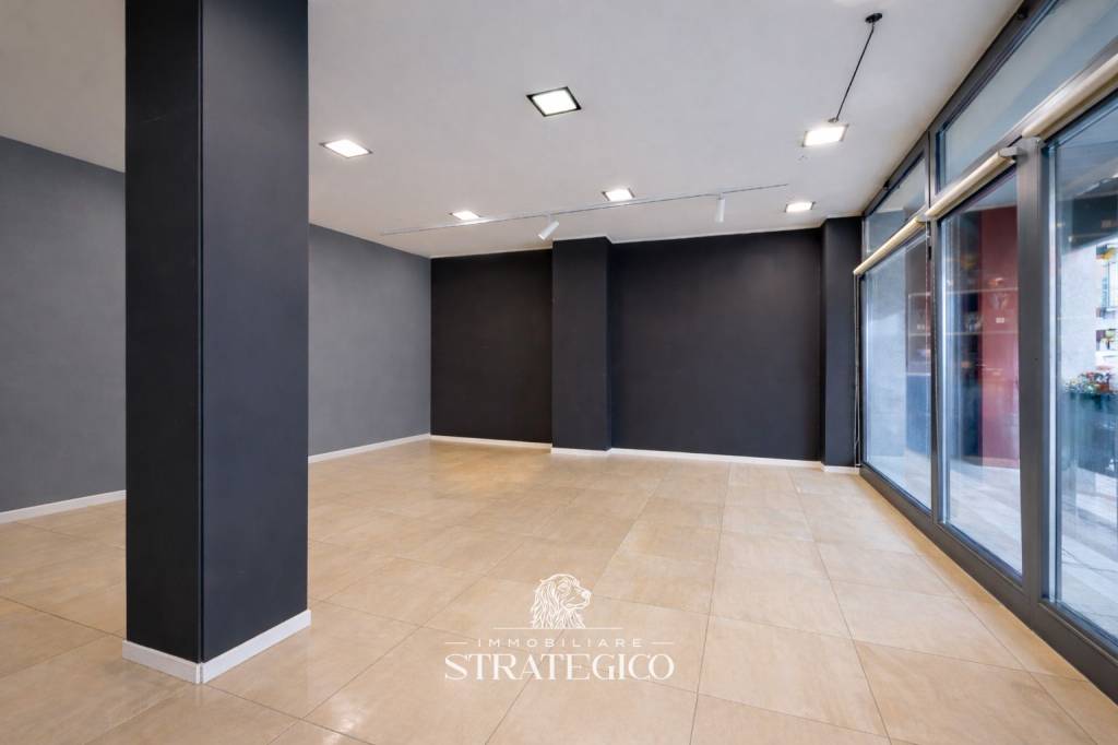 negozio in vendita a Borgomanero