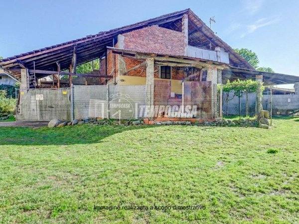 casa indipendente in vendita a Borgomanero