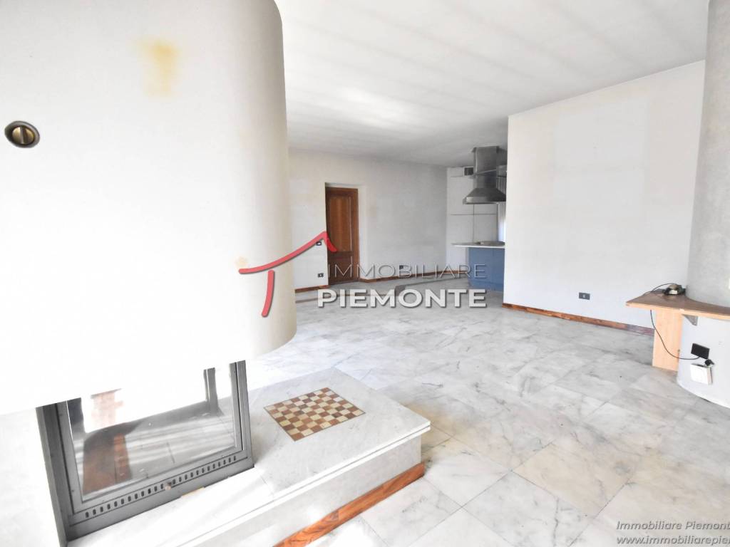appartamento in vendita a Borgomanero in zona Santa Croce