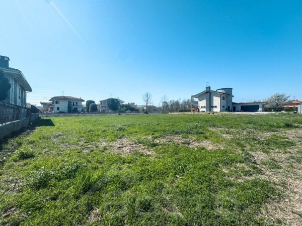 terreno agricolo in vendita a Borgomanero in zona San Marco