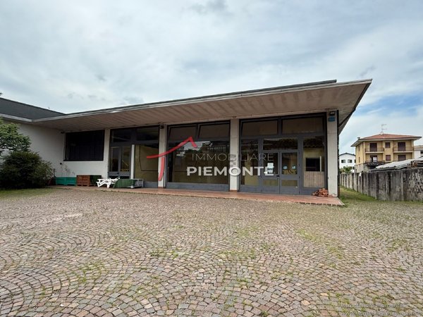 capannone in vendita a Borgomanero